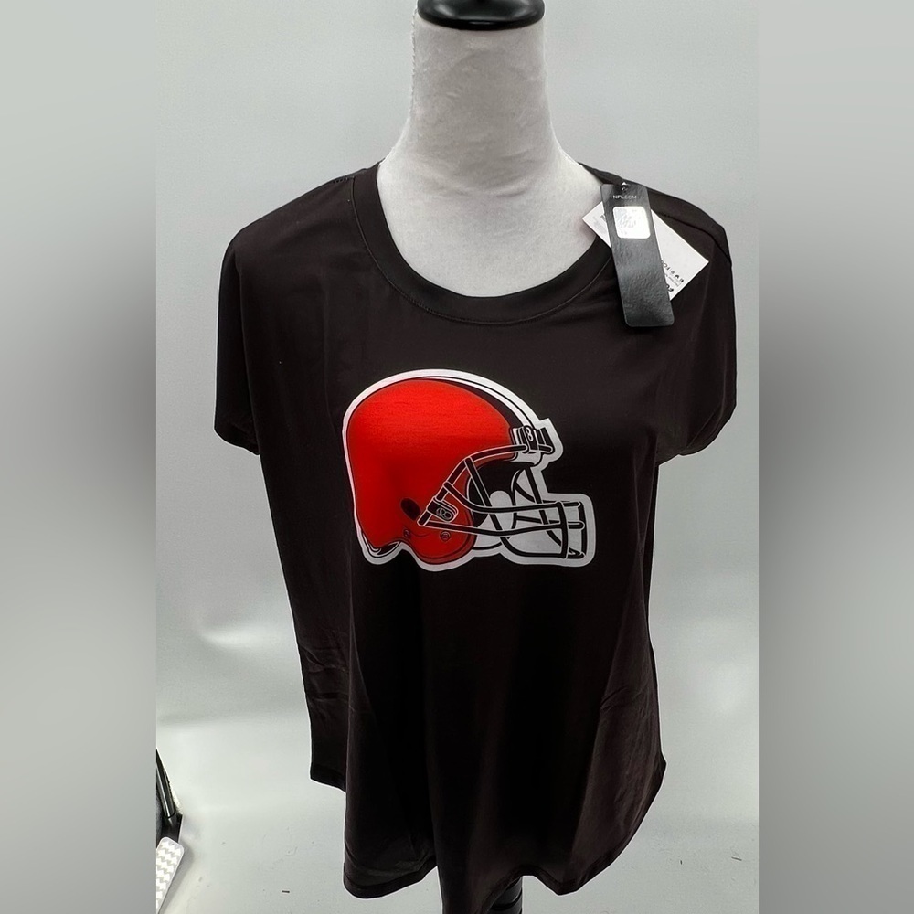 Cleveland Browns Helmet Team Shirt Jersey Shirt Size M NWT